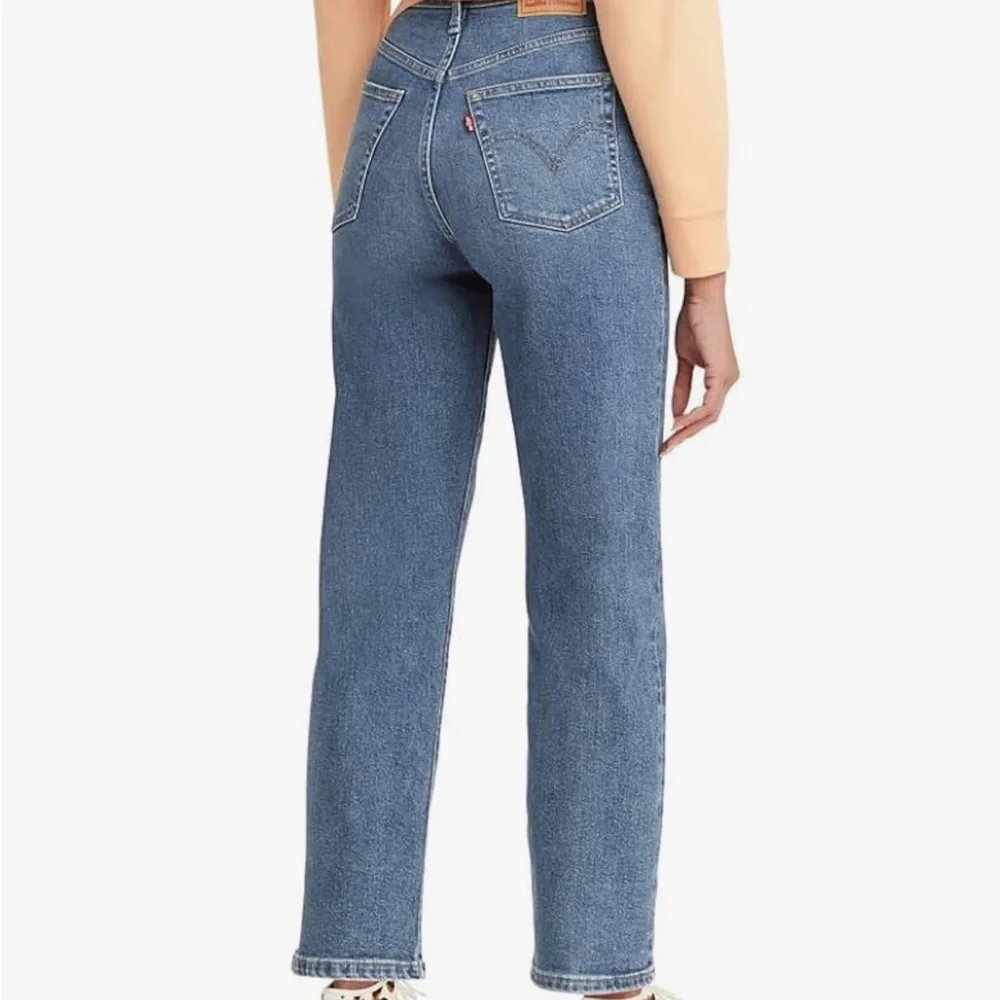 Levi’s Ribcage Straight Ankle Jean - Picture 2 of 5